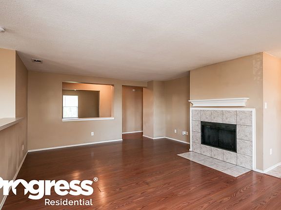 4th image of 2064 Silverado Dr