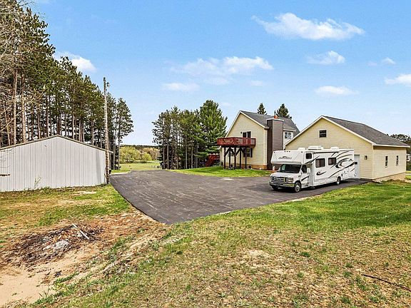 2nd image of 1093 Fenton Rd