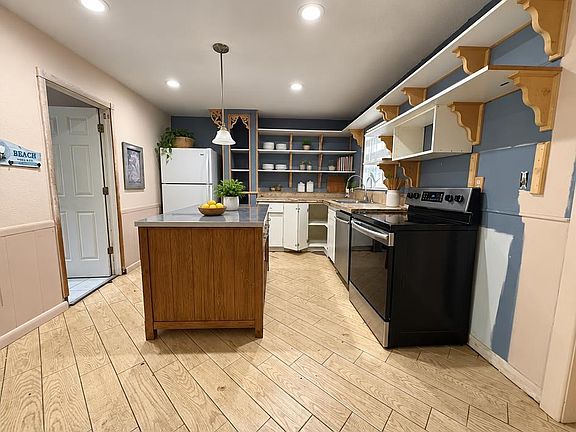4th image of 6771 NW 24TH Street