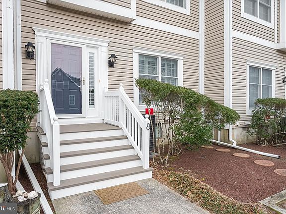 3rd image of 13031 Hayes Ave Unit 8