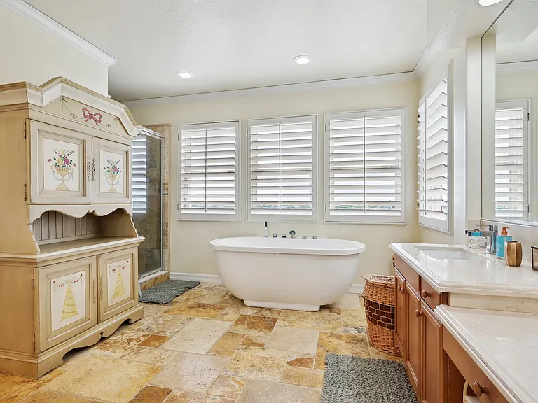 1417 High Bluff Dr — Photo 47