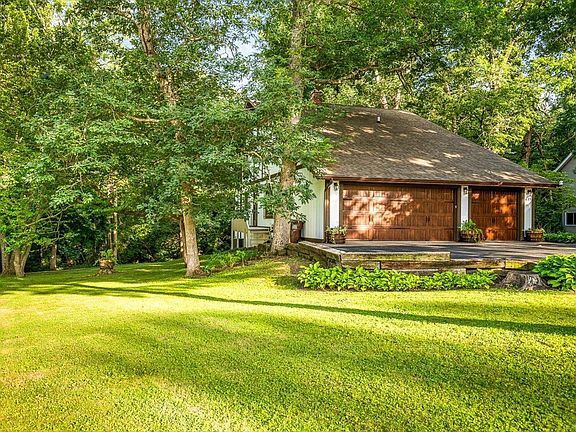 4th image of 635 Hickory Ct