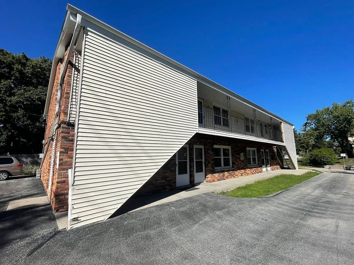449 Dunbar Ave. 7 unit — Photo 1
