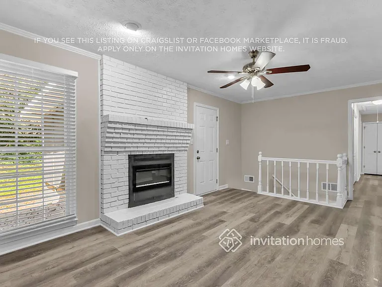 460 Glendale Ct — Photo 3