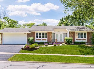 2419 Wolfe Dr, Woodridge, IL 60517