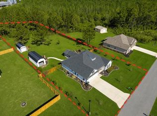 29 Hudson Dr, Ray City, GA 31645