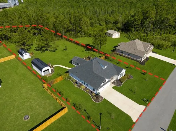 29 Hudson Dr, Ray City, GA 31645