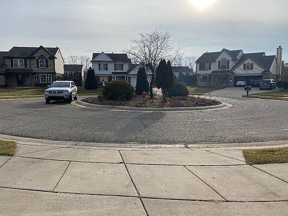 3rd image of 6900 Essex Ct