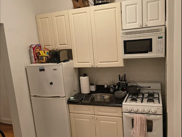 172 E 91st St #2F — Photo 4