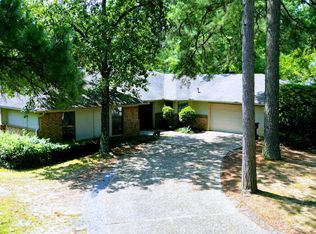 8 Hogan Dr, Maumelle, AR 72113