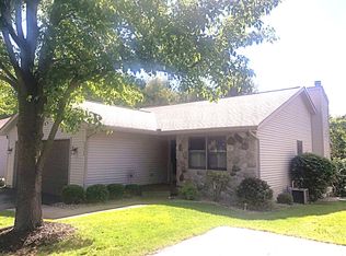 5944 Wood Valley Rd, Kalamazoo, MI 49009