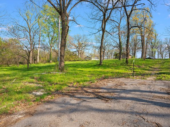 Moore Dr, Grove, OK 74344