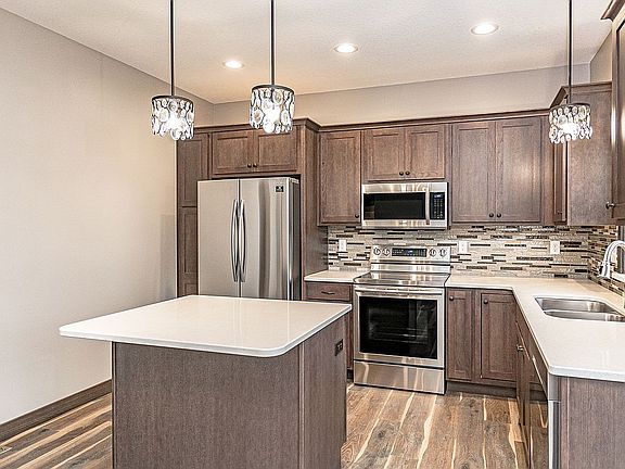 4th image of 315 Grant Avenue Cir