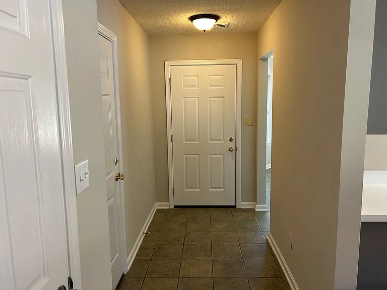 7668 Tally Ho Dr E — Photo 10