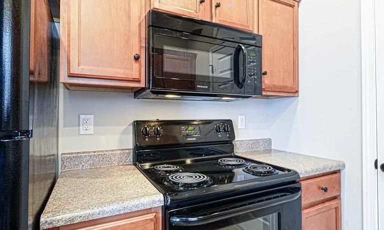 514 Broadridge Dr — Photo 3