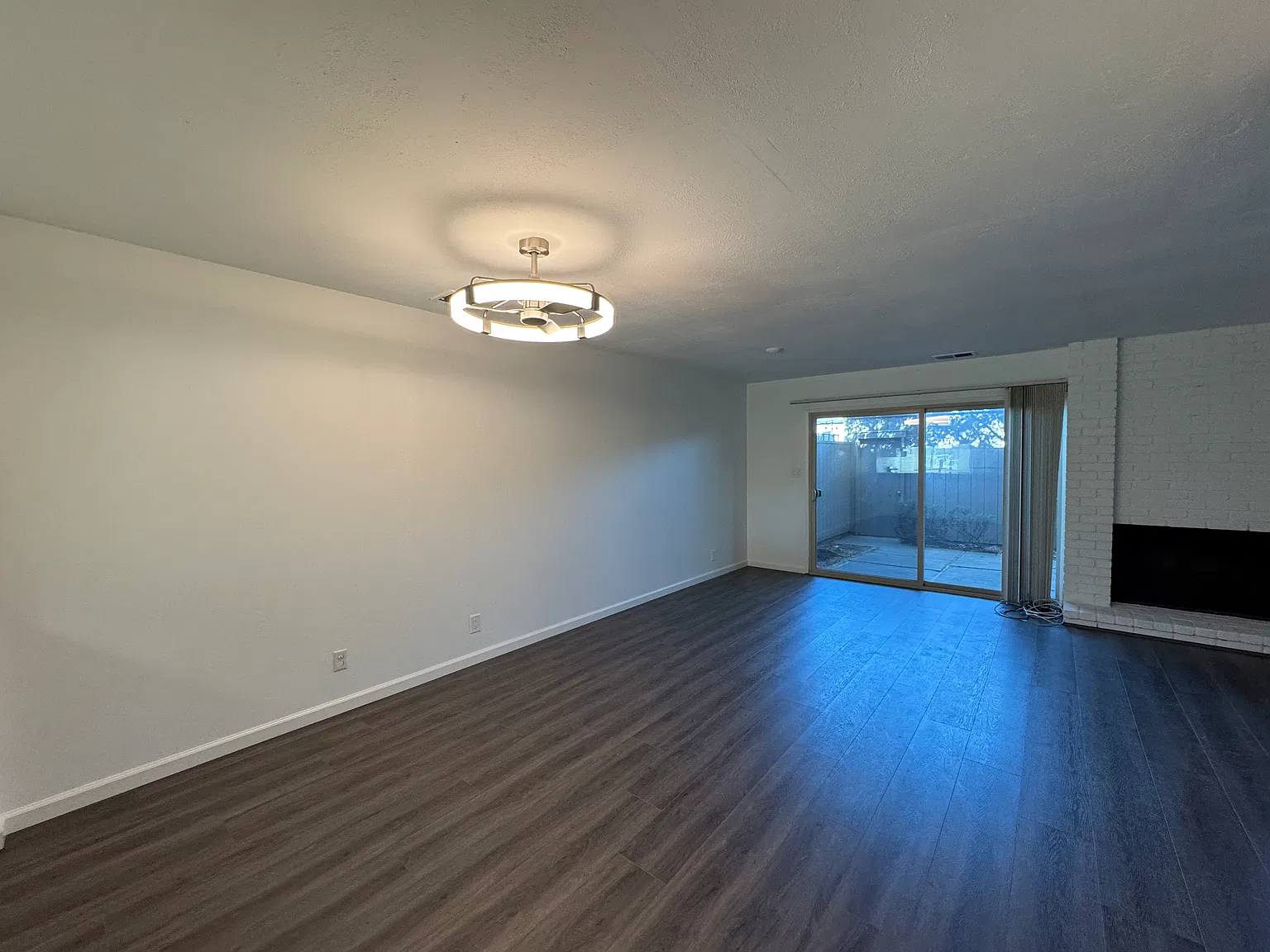 3 bed, 1.5 bath, 1312 sqft, $3,950 — Photo 4
