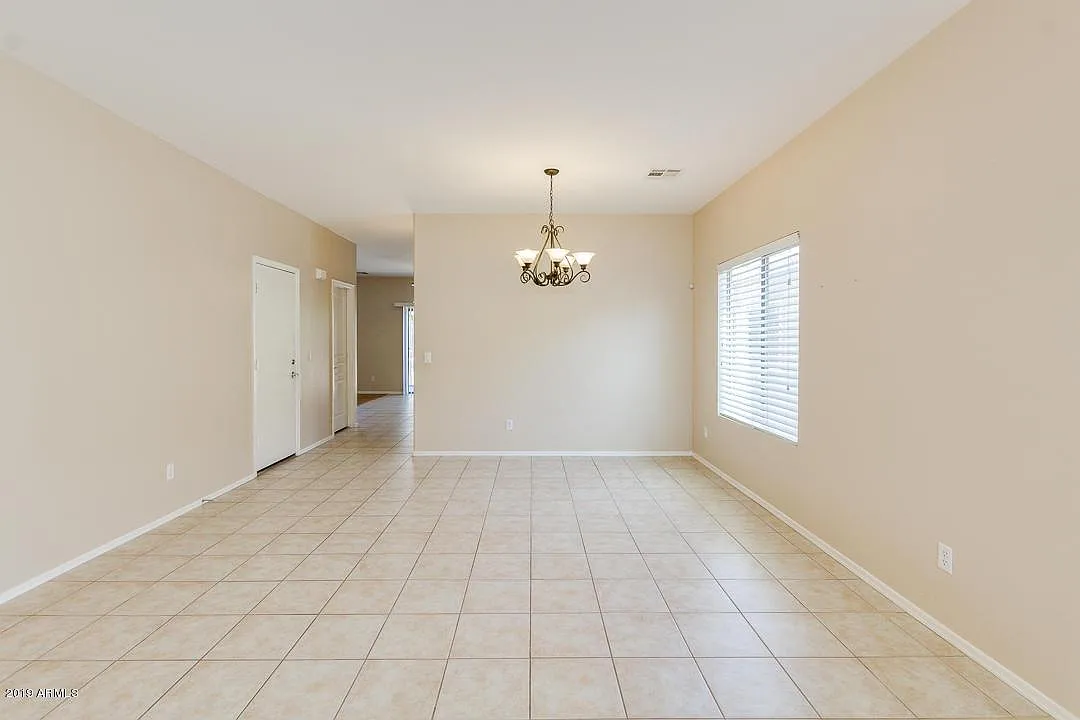 4 bed, 2.5 bath, 2441 sqft, $2,250 — Photo 2