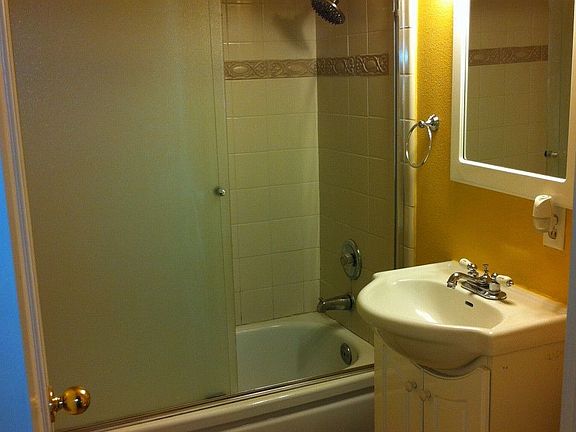 5th image of 2429 E Carmen Ave