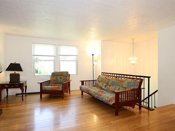 3rd image of 519 Bessinger Dr