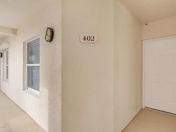 3rd image of 161 Majestic Bay Ave Unit 402