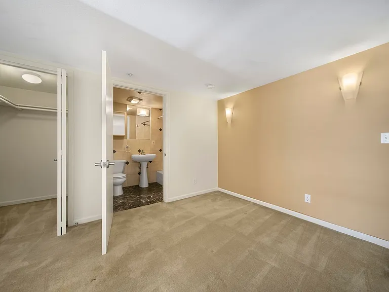 2900 22nd St #2 — Photo 16