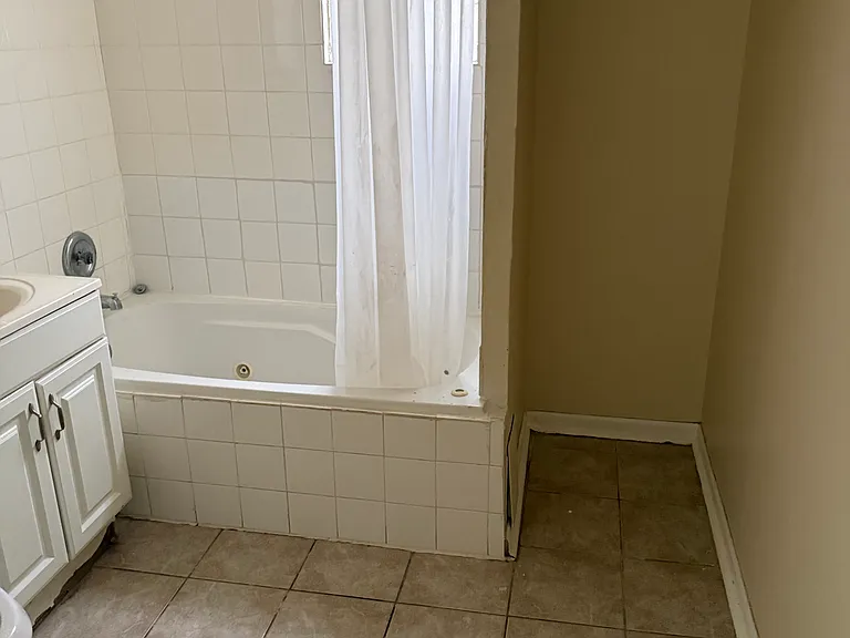 5146 W Fulton St #HSE — Photo 3
