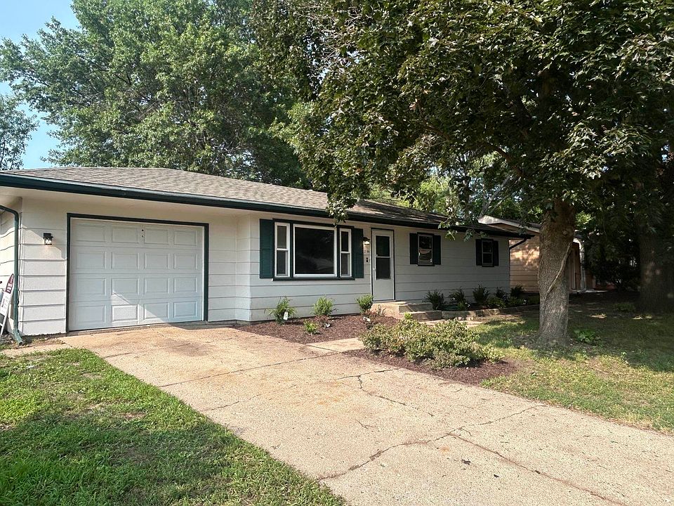 1st image of 2104 Devon Ave