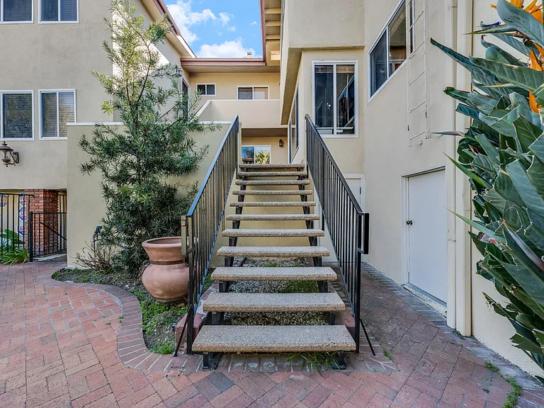 14934 Dickens St #9 — Photo 9