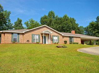1018 Douglas Dr, Ellerslie, GA 31807