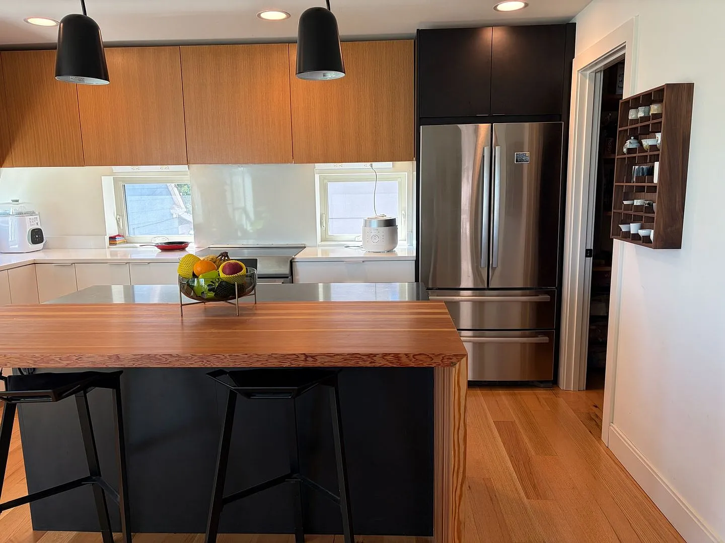 3Bd/3.5Ba Seattle Townhome — Photo 4