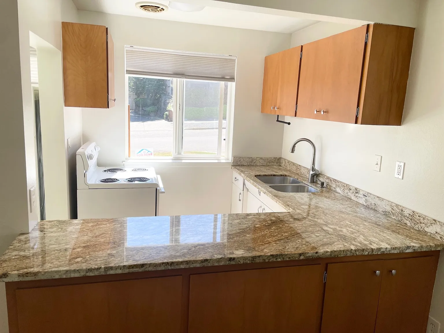 1 bed, 500 sqft, $1,600 — Photo 4