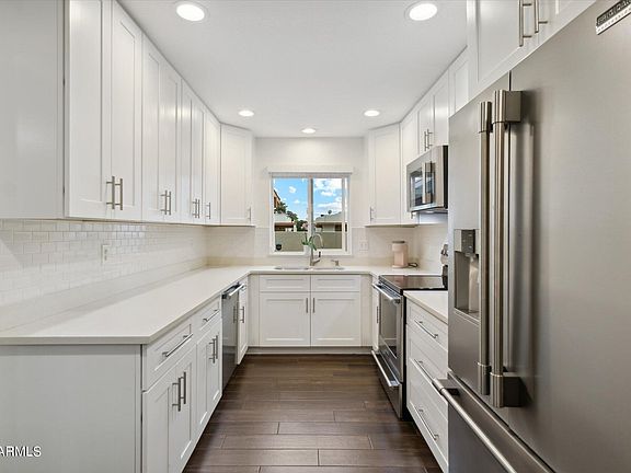 3rd image of 2426 W EUGIE Avenue