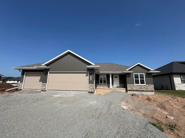 1418 Divinity Dr, De Pere, WI 54115