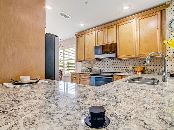 2nd image of 1000 Canopy Walk Ln APT 1011