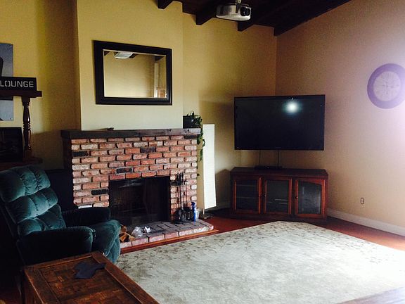 2nd image of 1601 Wollacott St