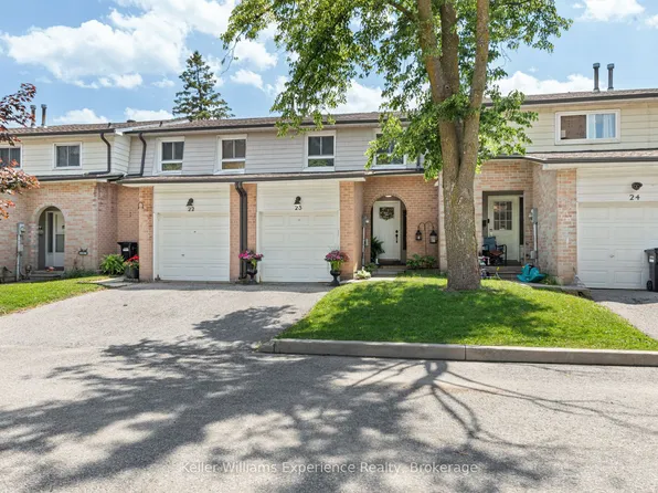 2 Bernick Dr #23, Barrie, ON L4M 5K4