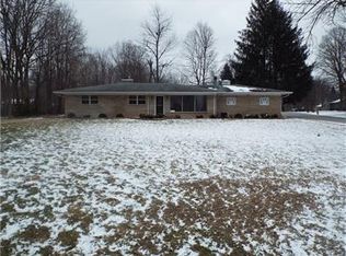 1111 Forest Park East Dr, Greenwood, IN 46142