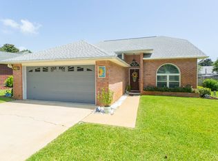 2056 Jessica Way, Navarre, FL 32566