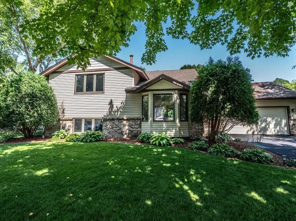 917 Jefferson Ln, Eagan, MN 55123