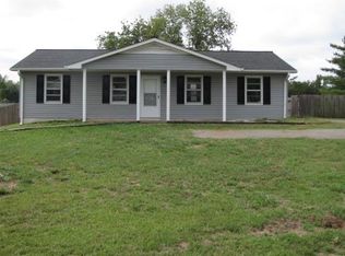 113 Strawberry Dr, Inman, SC 29349