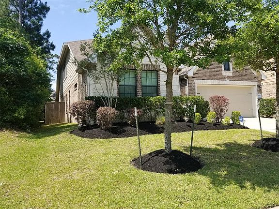 3rd image of 16907 Lake Willowby Ln