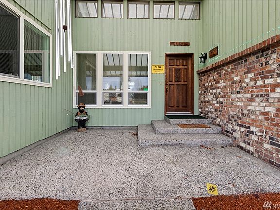 5th image of 10419 230th Avenue Ct E