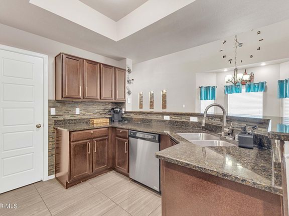 3rd image of 1601 Cherrington St