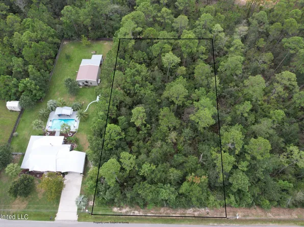 Rue De Lasalle St, Waveland, MS 39576