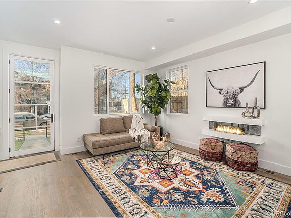 5th image of 2444 Glenarm Pl