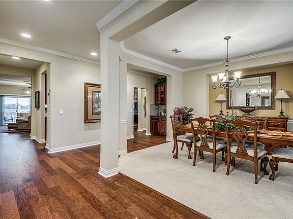 3rd image of 983 Harbor Springs Dr