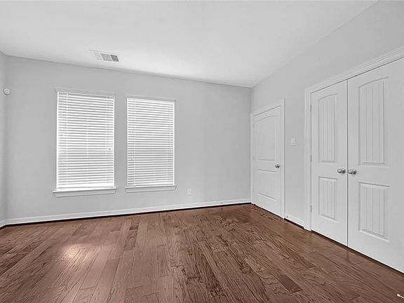 4th image of 12253 Oxford Crescent Cir