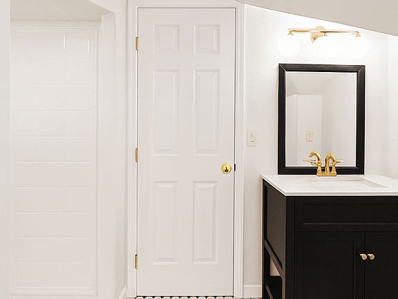 3rd image of 150 Lake Aluma Dr #1
