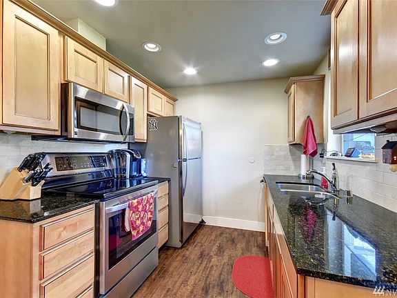 5th image of 4901 134th Pl NE