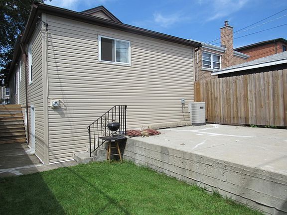 5th image of 2937 S Elias Ct